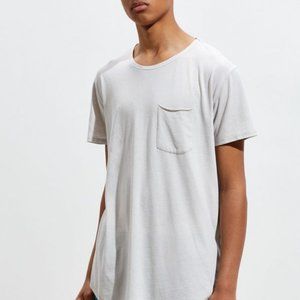 Three Feathers UO Neck Curved Hem Tee Size M White